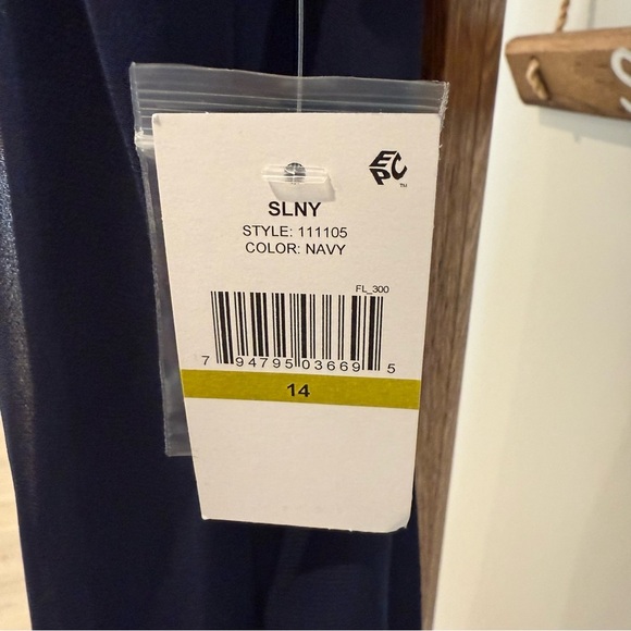 SLNY Sleeveless Halter Beaded Neck Flowing Layered Navy Dress Women’s 14 NEW - Picture 6 of 12